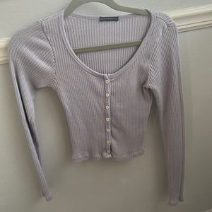 brandy melville long sleeve cropped shirt